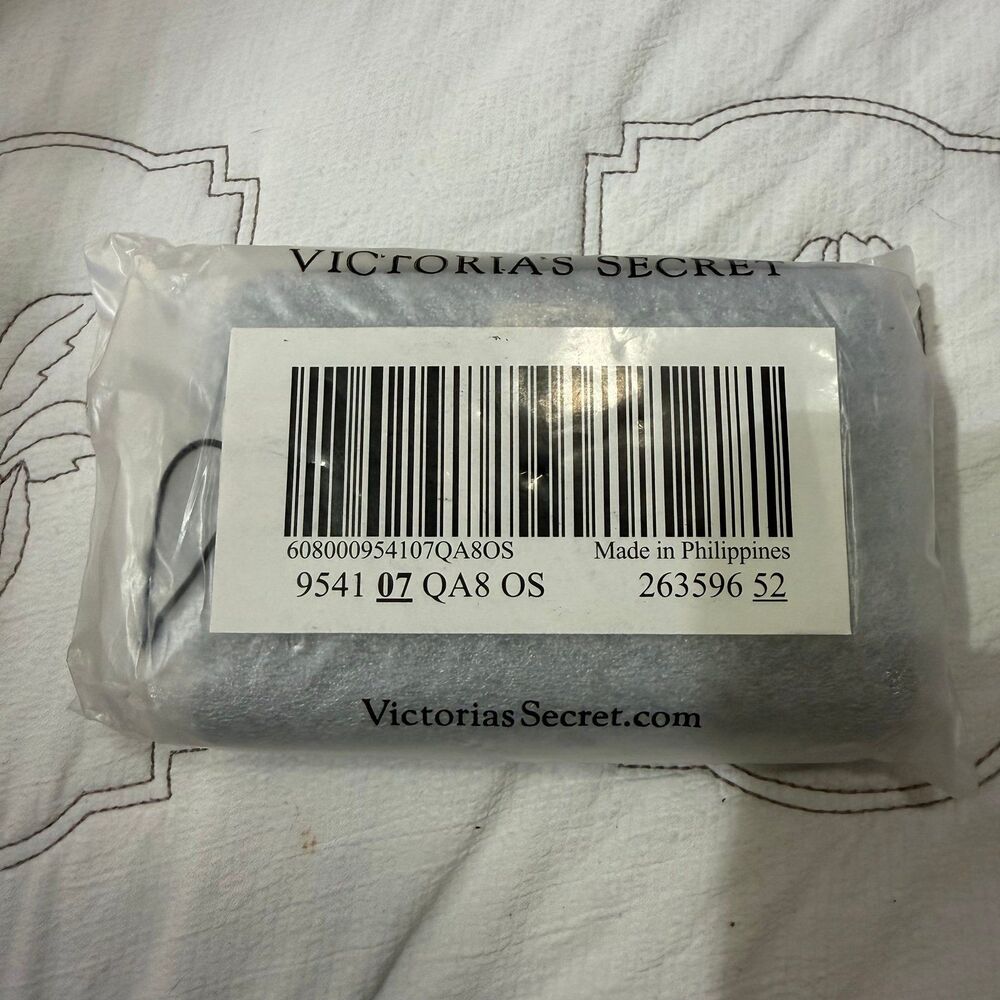 Victoria's Secret Wallet - Picture 6 of 6